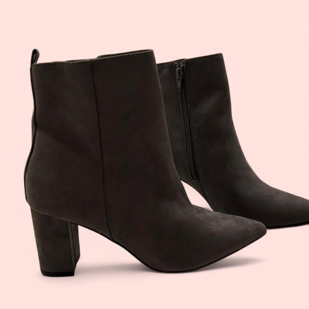 Elegant Grey Suede Ankle Boots